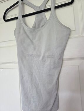 Lululemon Womens Ebb to Street Tank Top Light Support, B/C Cup Size 8Ribbed